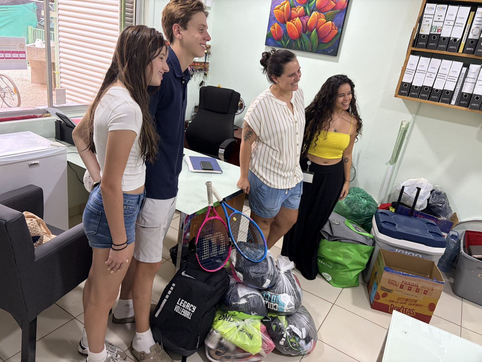 Santi y Miranda con el equipo de CEPIA